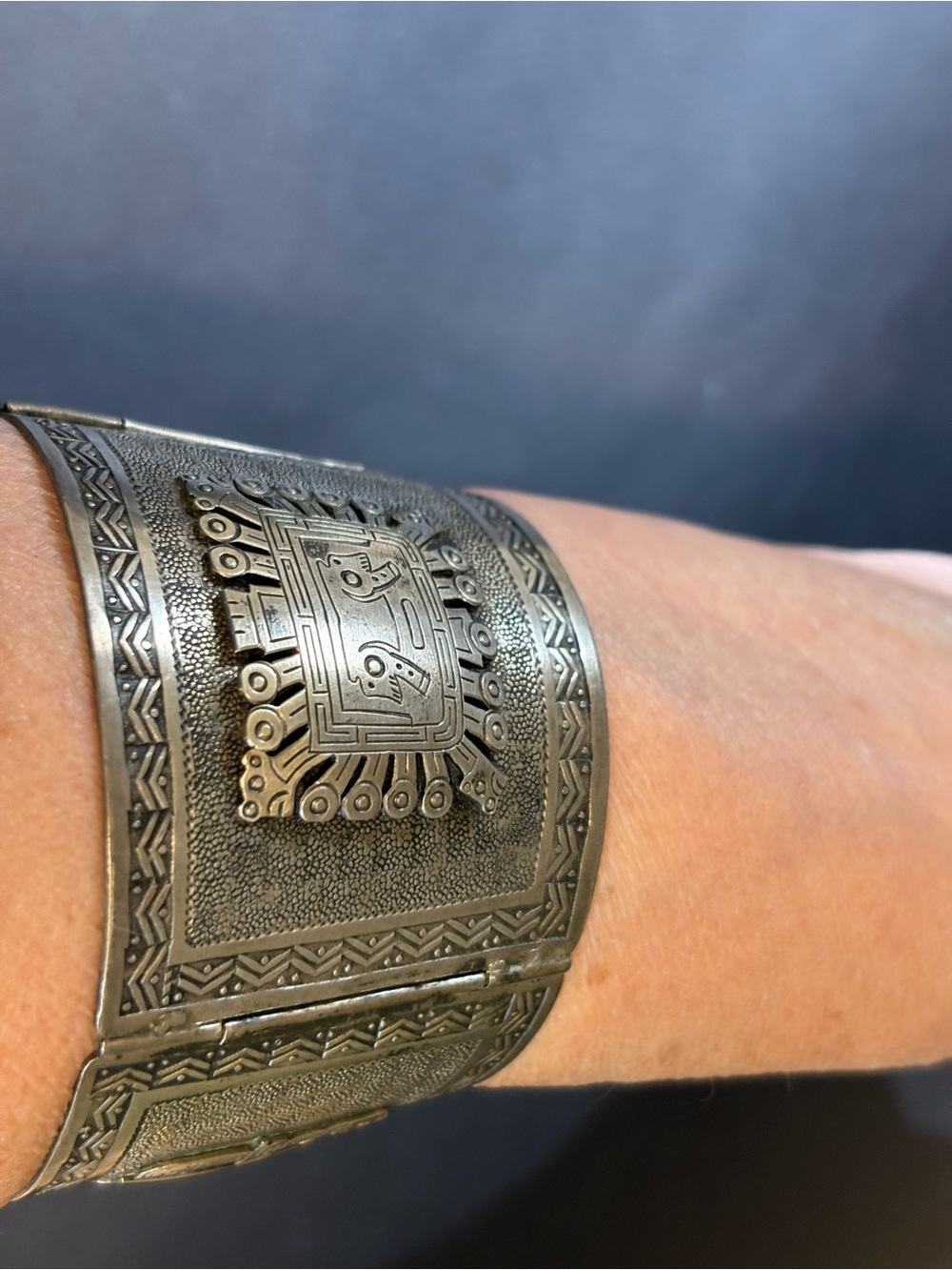 Silver Peruvian cuff bracelet - Picture 10 of 13